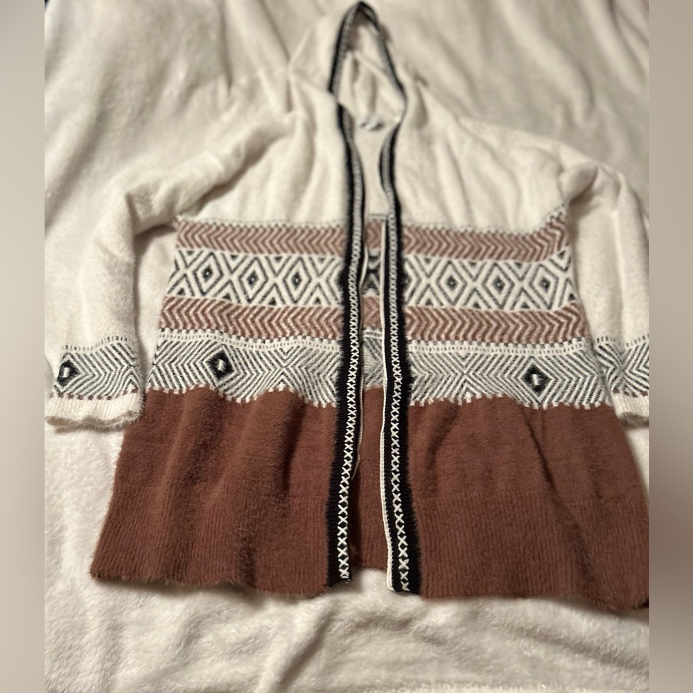 Autum Sky brand hooded sweater. NWT. Size S